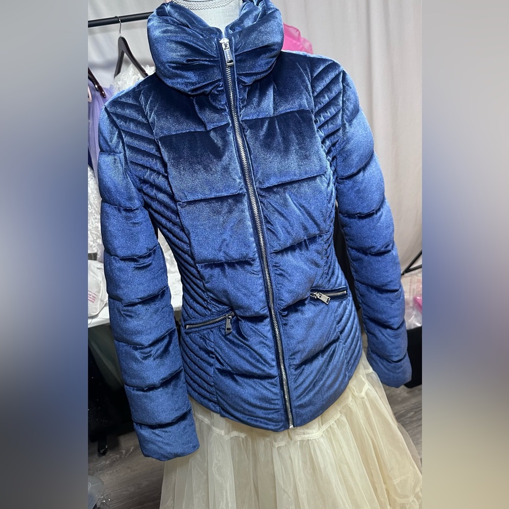 New, no tags Guess Velour Autumn Coat/M